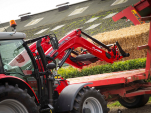 MF PREDNJI UTOVARIVAČ